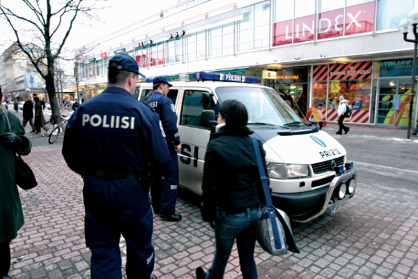 hata_poliisiauto20130213b