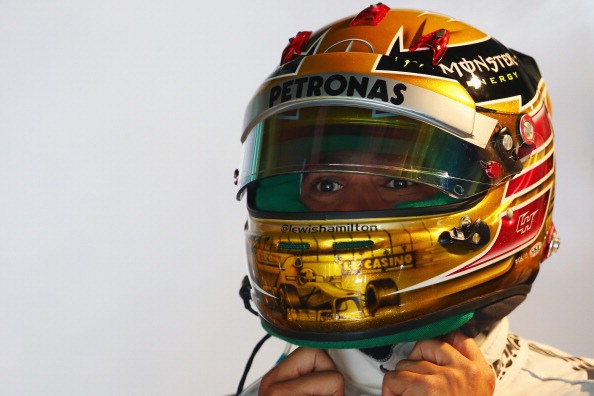 getty_hamiltonhelmet20130523
