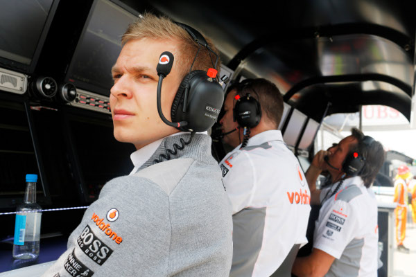 mclaren_magnussenkevin22102013