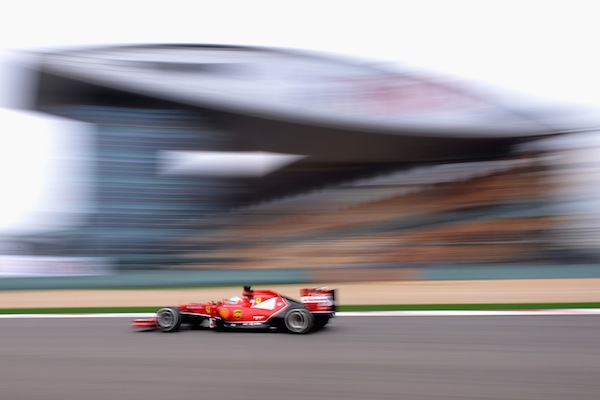 getty_ferrarialonsofernando20140418