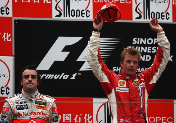 getty_raikkonenkimi20071007chinagpwinnerpodiumbb
