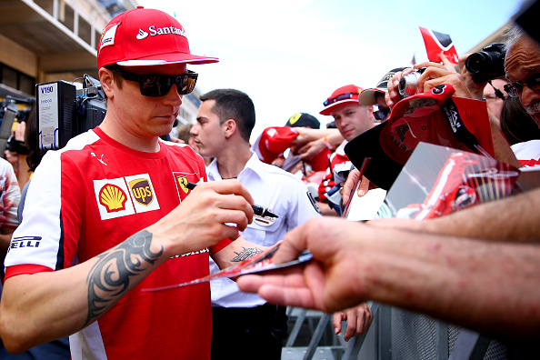 getty_raikkonenkimi20150508autographb