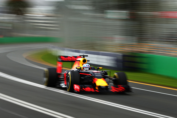 getty_f1kausialkaa20160318redbull