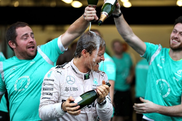 getty_rosbergnicobakugpkuohuviinisuihku20160619