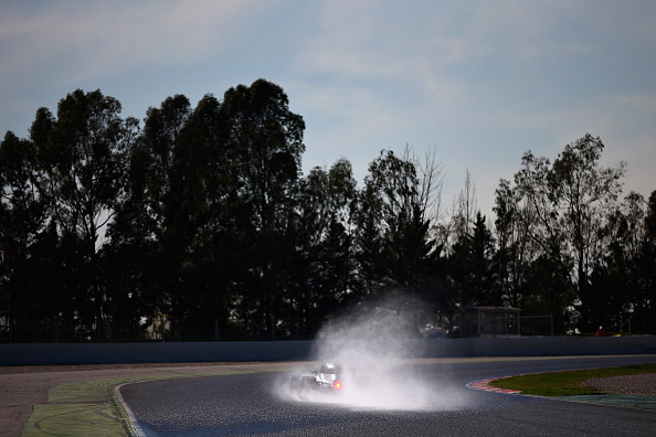 getty_sadettajatummaabarcelonassa201703sumuuvitussaderain