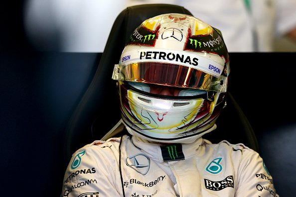 Lewis Hamiltonin kypärä vuonna 2015.
