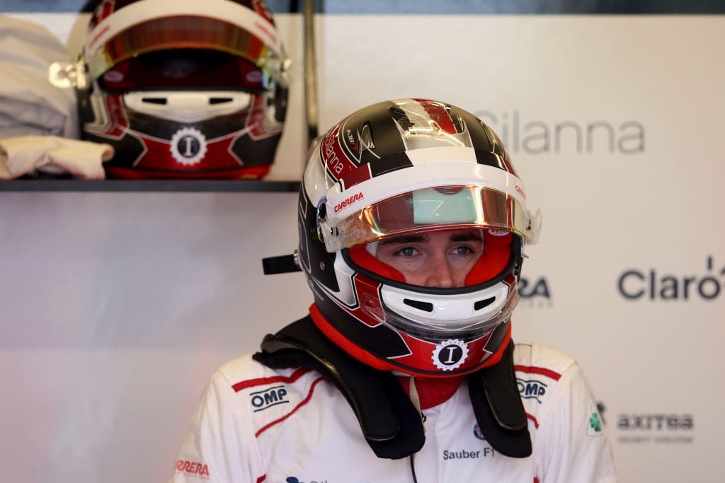 F1-kuski Charles Leclercin kypärä vuonna 2018