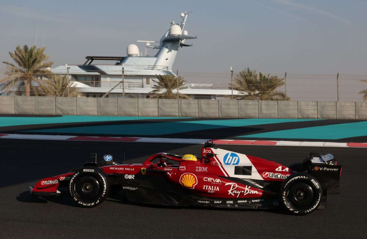 Lewis Hamilton: Ferrarin väritys on punainen myös kaudella 2026. Mukaan on tuota myös enemmän valkoista väriä.